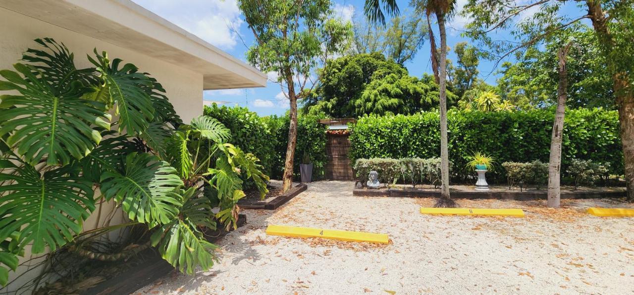 Private Aparment Studio In The Hard Of Miami Unit # 6 Opa-locka エクステリア 写真