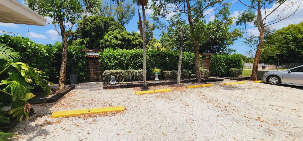 Private Aparment Studio In The Hard Of Miami Unit # 6 Opa-locka エクステリア 写真