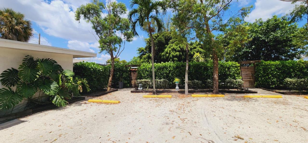 Private Aparment Studio In The Hard Of Miami Unit # 6 Opa-locka エクステリア 写真